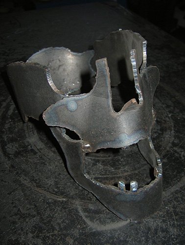 Metal Art - Halloween Half Skull